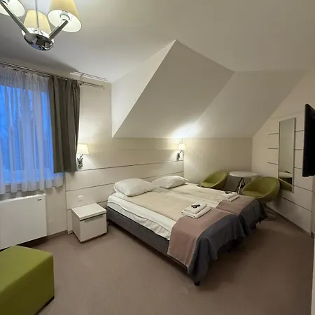 Karpik Zator Hotel 2*